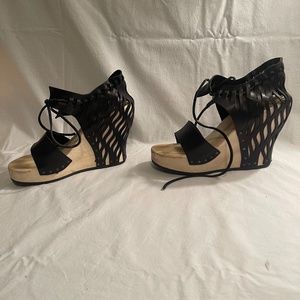 Trippen Thule Style Limited Edition Black Leather & Wooden Heels US 9 / Euro 39